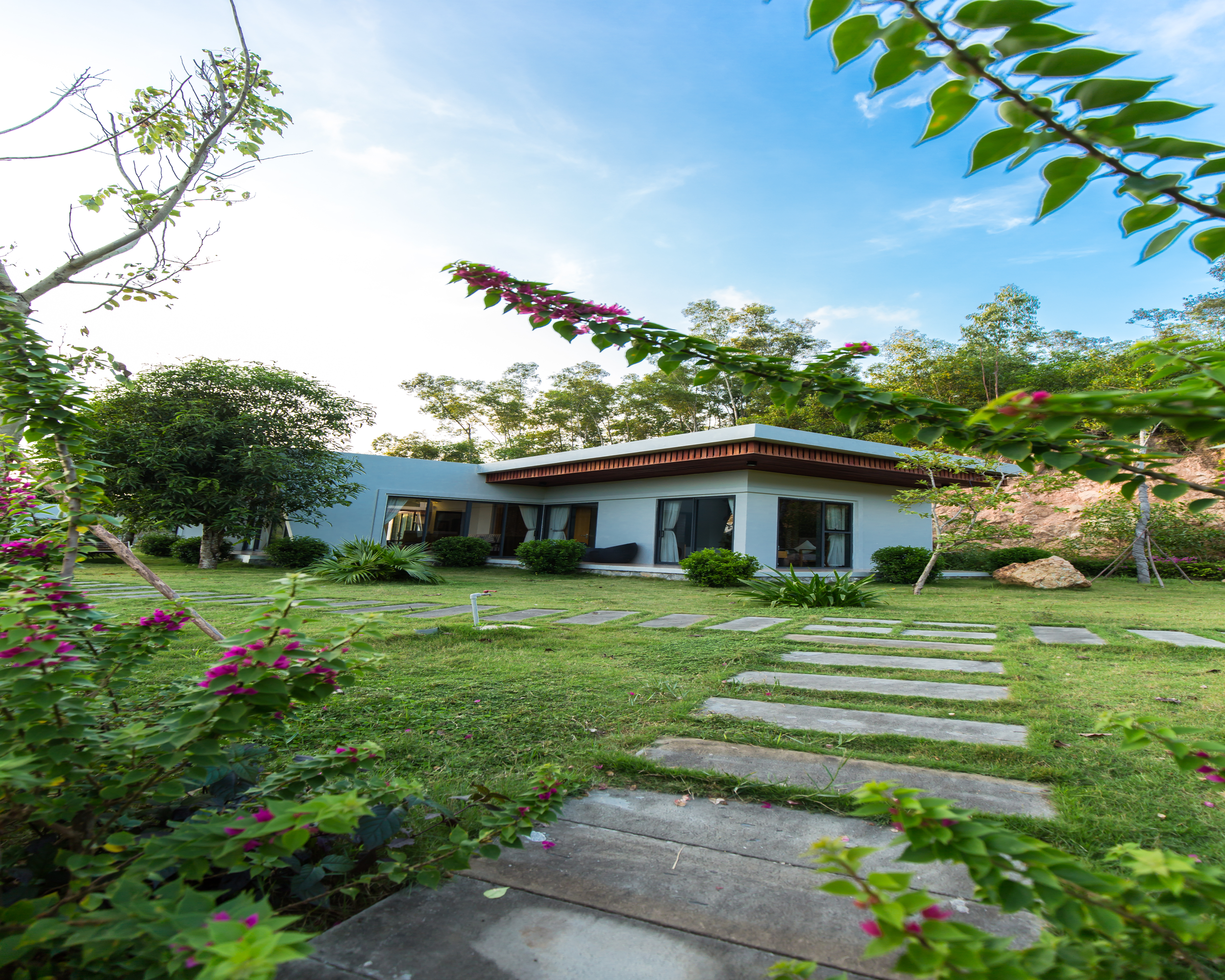 Khách sạn Mường Thanh Luxury Diễn Lâm