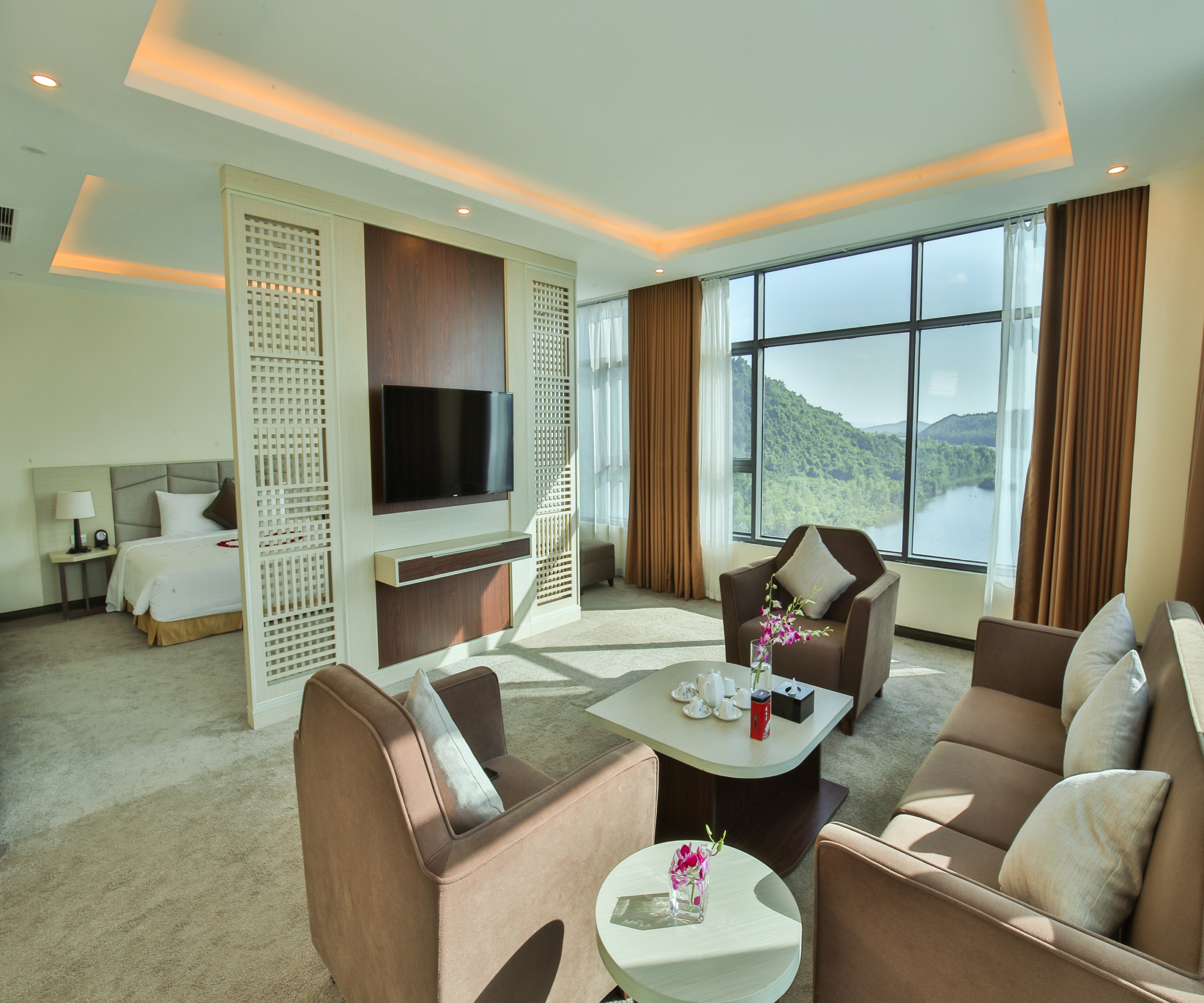 Khách sạn Mường Thanh Luxury Diễn Lâm