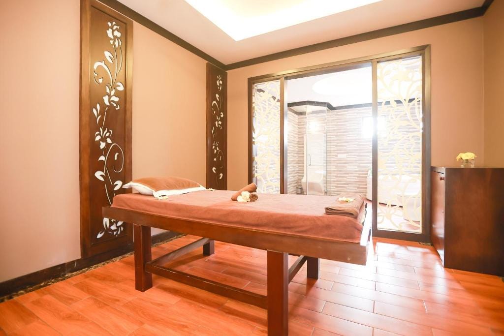 Khách sạn Mường Thanh Luxury Nhật Lệ